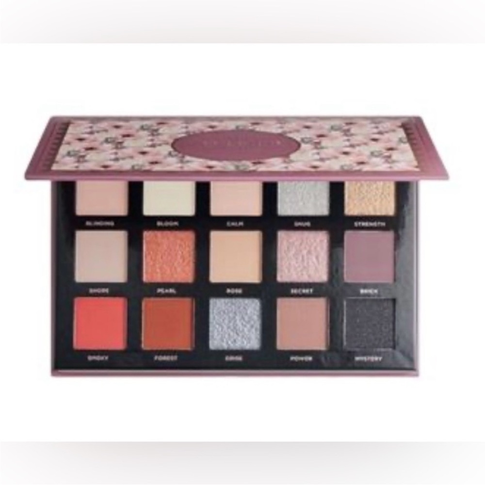 Ace beaute NWT eye shadow pallet